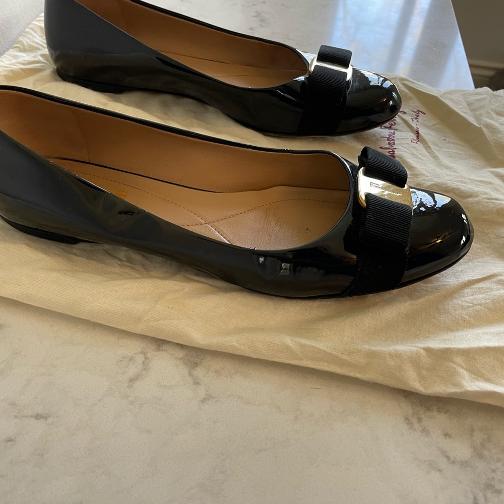 Salvatore Ferragamo Black Patent Leather Vara Bow Flats with Gold Buckle - Picture 3 of 9
